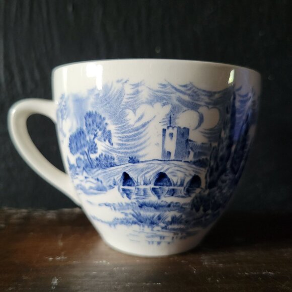 Set of 3 Vintage Enoch Wedgewood Tunstall Countryside Teacups, Blue and White - Picture 3 of 8
